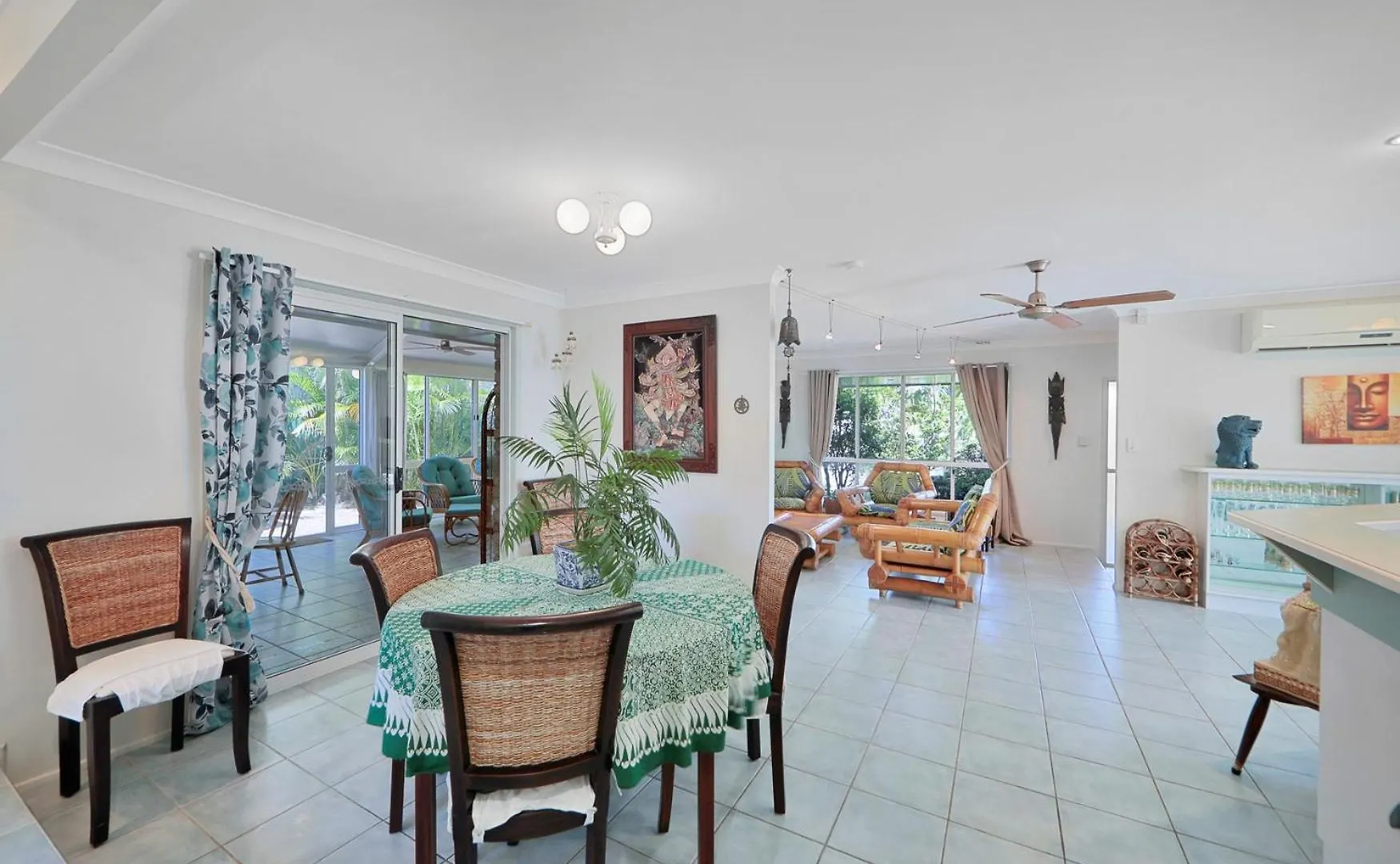 Tranquil Tides Villa Bargara 0*,  Australia