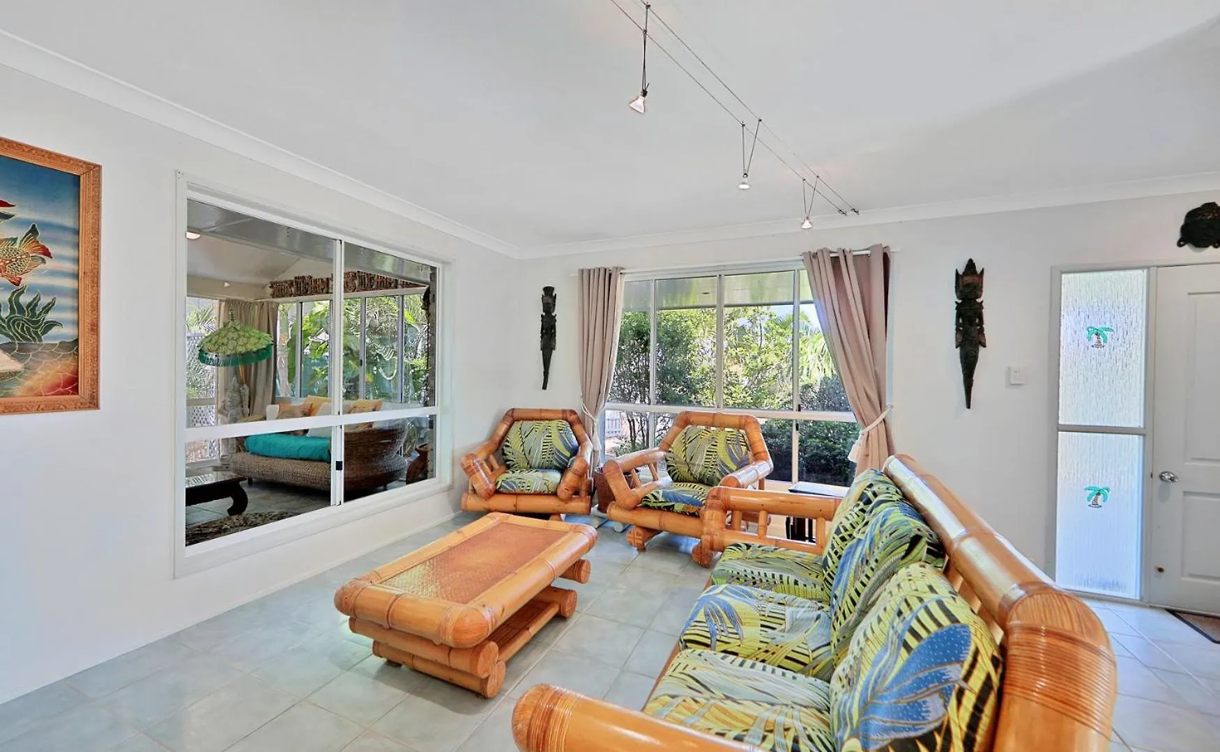 Tranquil Tides Villa Bargara Holiday home